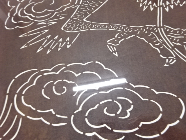  城間栄喜作　龍文様紅型型紙(額装)